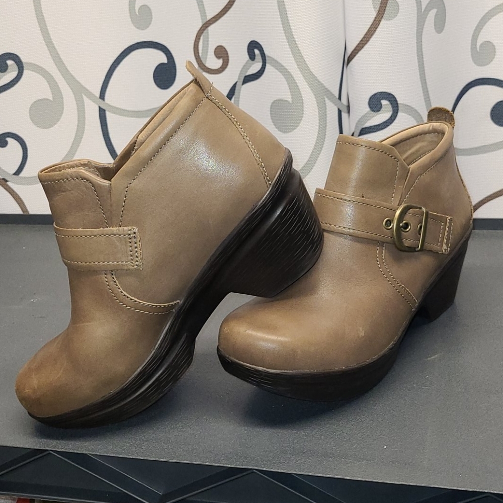 Sanita Booties
